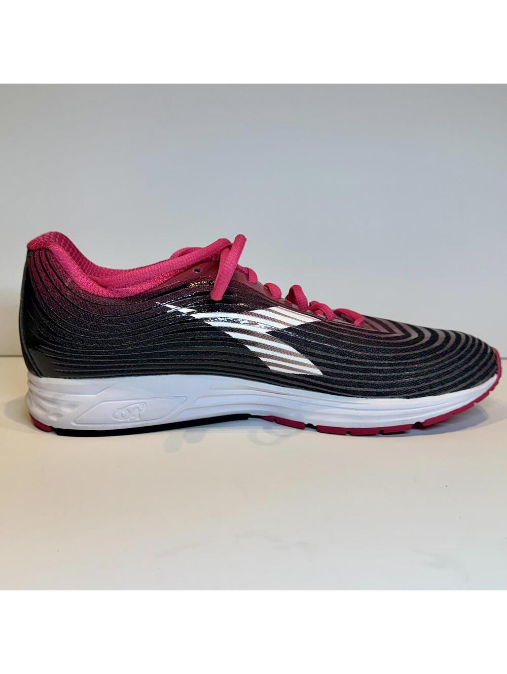 Diadora Running Shoes Women’s Size 9 Sneakers NEW